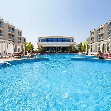 Atlantis & 4 Swimming Pools & & Apartmán Burgas City