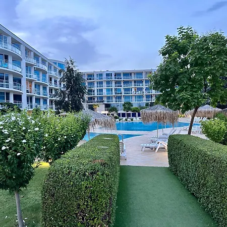 Atlantis & 4 Swimming Pools & & * Burgasz